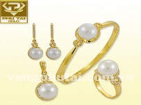 Mùa Thu tới rồi, bỏ túi ngay cách bảo quản trang sức vàng tây để luôn tỏa sáng