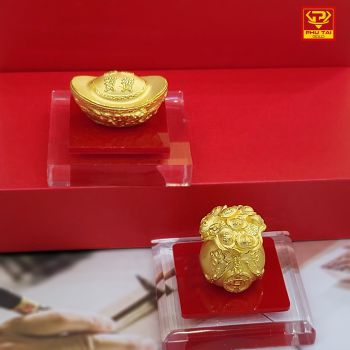 Đĩnh và charm vàng