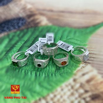 Nhẫn bạc trẻ em