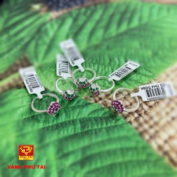 Nhẫn bạc trẻ em