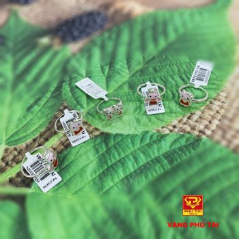 Nhẫn bạc trẻ em